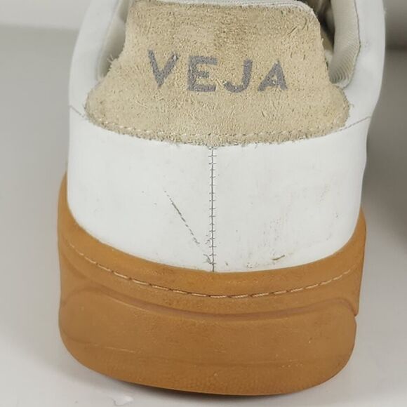 Veja Men\'s V-12 US 8 White Natural Leather Lace Up Low Top Sneakers Shoes